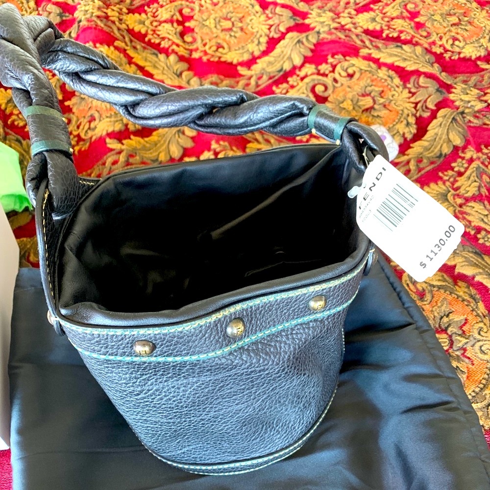 Fendi black leather Palazzo shoulder bucket bag Authentic - Picture 2 of 13